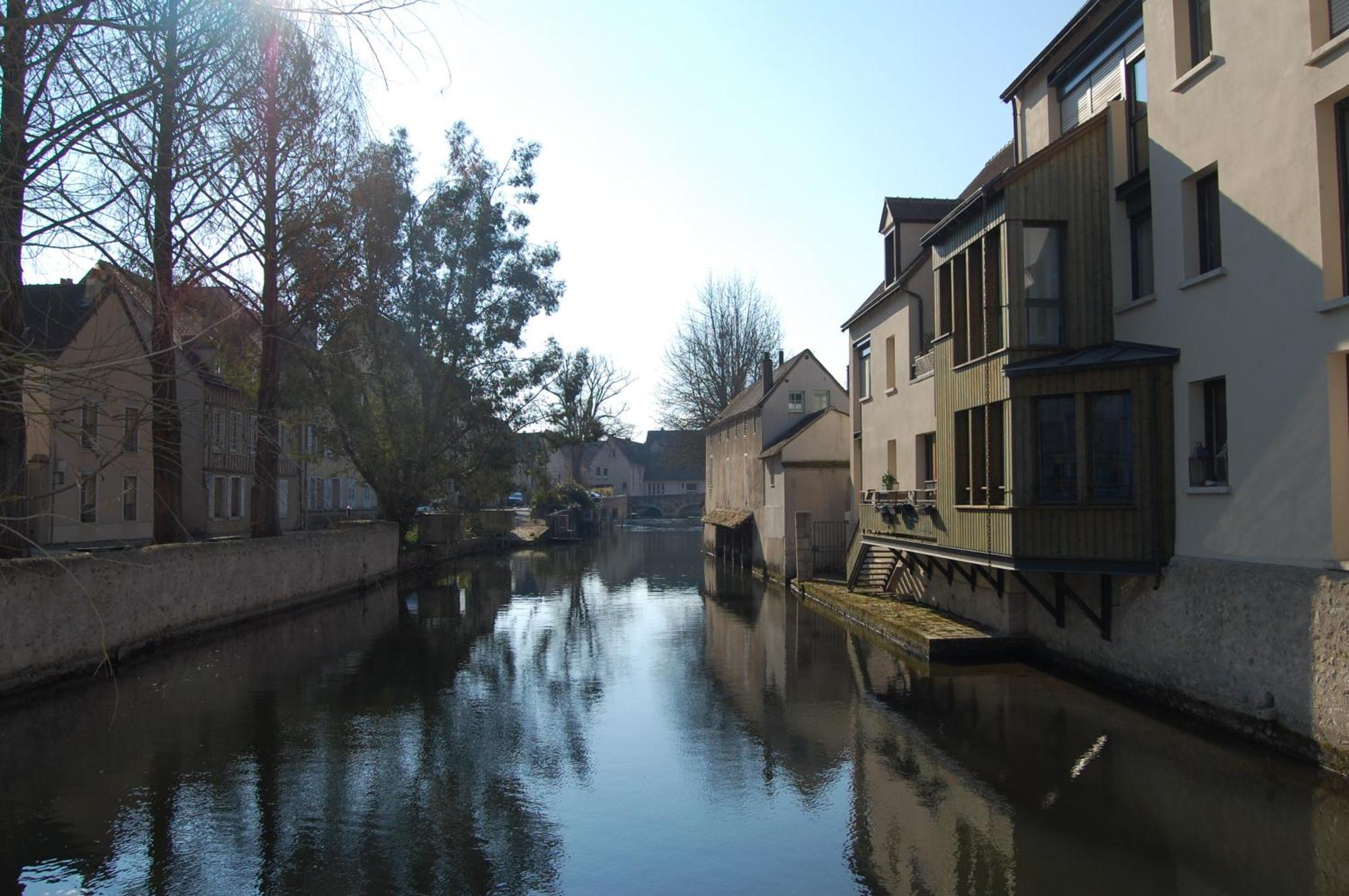 Le Petit Paradis Chartres Exteriör bild